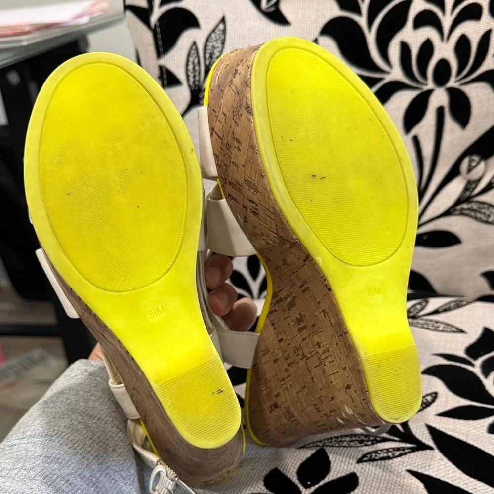 GUESS Women's White and Neon Yellow Wedges